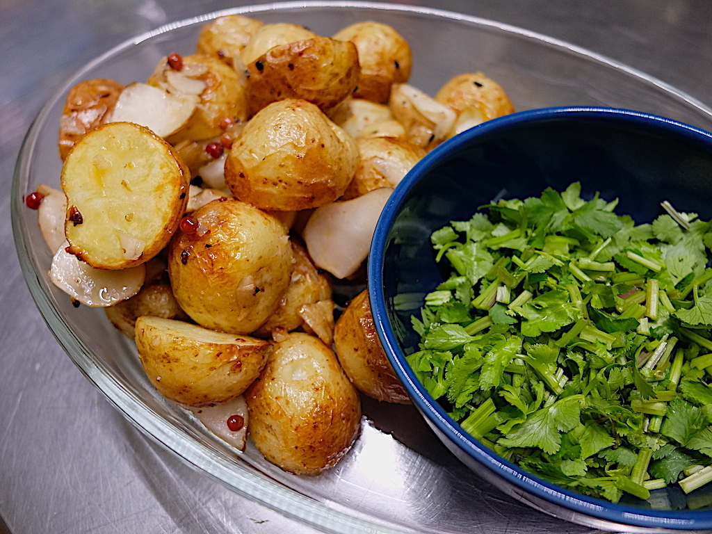 ビールに合う 小芋の簡単な一品 屋久島ノマドカフェ ノマドハウスデザイン Nomado Cafe